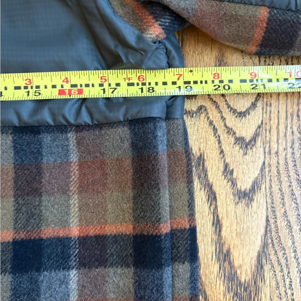 Smartwool Anchorline Gray and Brown Plaid Puffer Jacket - Picture 3 of 11